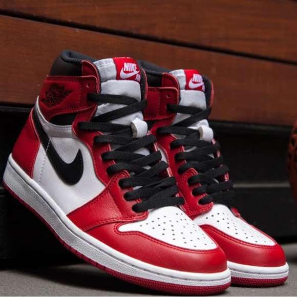 Jordan 1 (2015) Chicago clean and brand new never worn main image 4